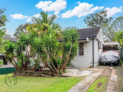 FAMILY HOME WITH MODERN COMFORTS AND DEVELOPMENT POTENTIAL!