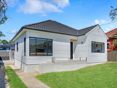 EXCEPTIONAL DUAL-LIVING RESIDENCE WITH INCOME POTENTIAL IN PRIME ERMINGTON