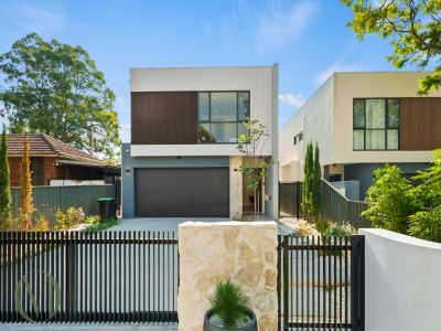 ARCHITECTURAL FAMILY SANCTUARY WITH POOLSIDE LIVING