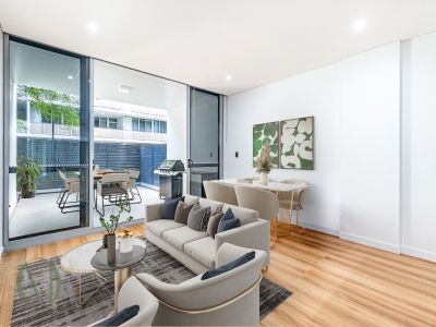 FULLY RENOVATED GROUND FLOOR APARTMENT WITH EXPANSIVE COURTYARD IN RESORT-STYLE MERITON COMPLEX - MORTGAGEE IN POSSESSION