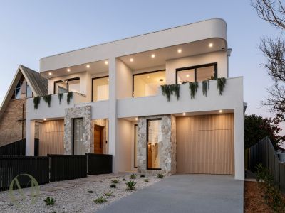ARCHITECTURAL FAMILY EXCELLENCE WITH DUAL MASTER SUITES