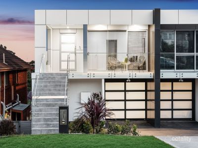 HOUSE-LIKE DUPLEX WITH PANORAMIC CITY VIEWS ON 431.1SQM OF GROUND FLOOR AREA