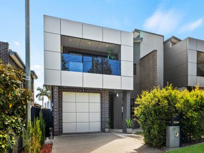 WHERE MODERN DESIGN MEETS EASY FAMILY LIVING