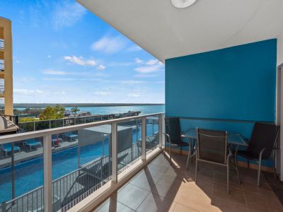 EFFORTLESS CITY INVESTMENT WITH POOL & HARBOUR VIEWS