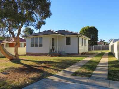 FAMILY-FRIENDLY HOME IN A PRIME LOCATION!