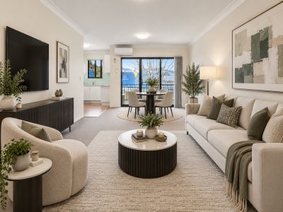 SPACIOUS, LIGHT-FILLED LIVING IN AN ULTRA-CONVENIENT WESTMEAD LOCATION