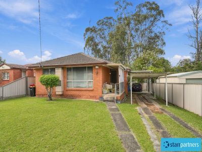 SOLID RED BRICK HOME OPPOSITE PARKLAND ON 581SQM - RENOVATE, KNOCK DOWN AND REBUILD OR EXPLORE DEVELOPMENT (STCA)