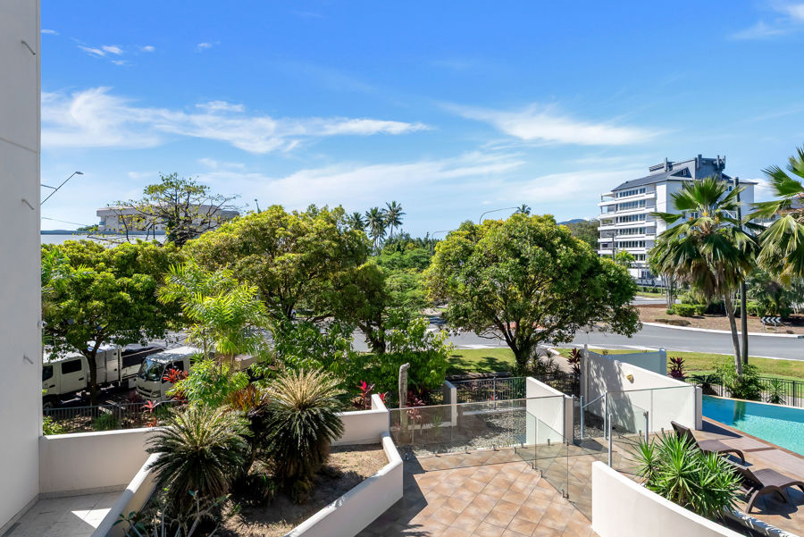 2 BED 2 BATH LUXURY UNIT NORTH CAIRNS
