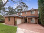 ENORMOUS HOME, CORNER POSITION