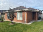 BEAUTIFULLY PRESENTED & CLOSE TO ALL AMENITIES!
