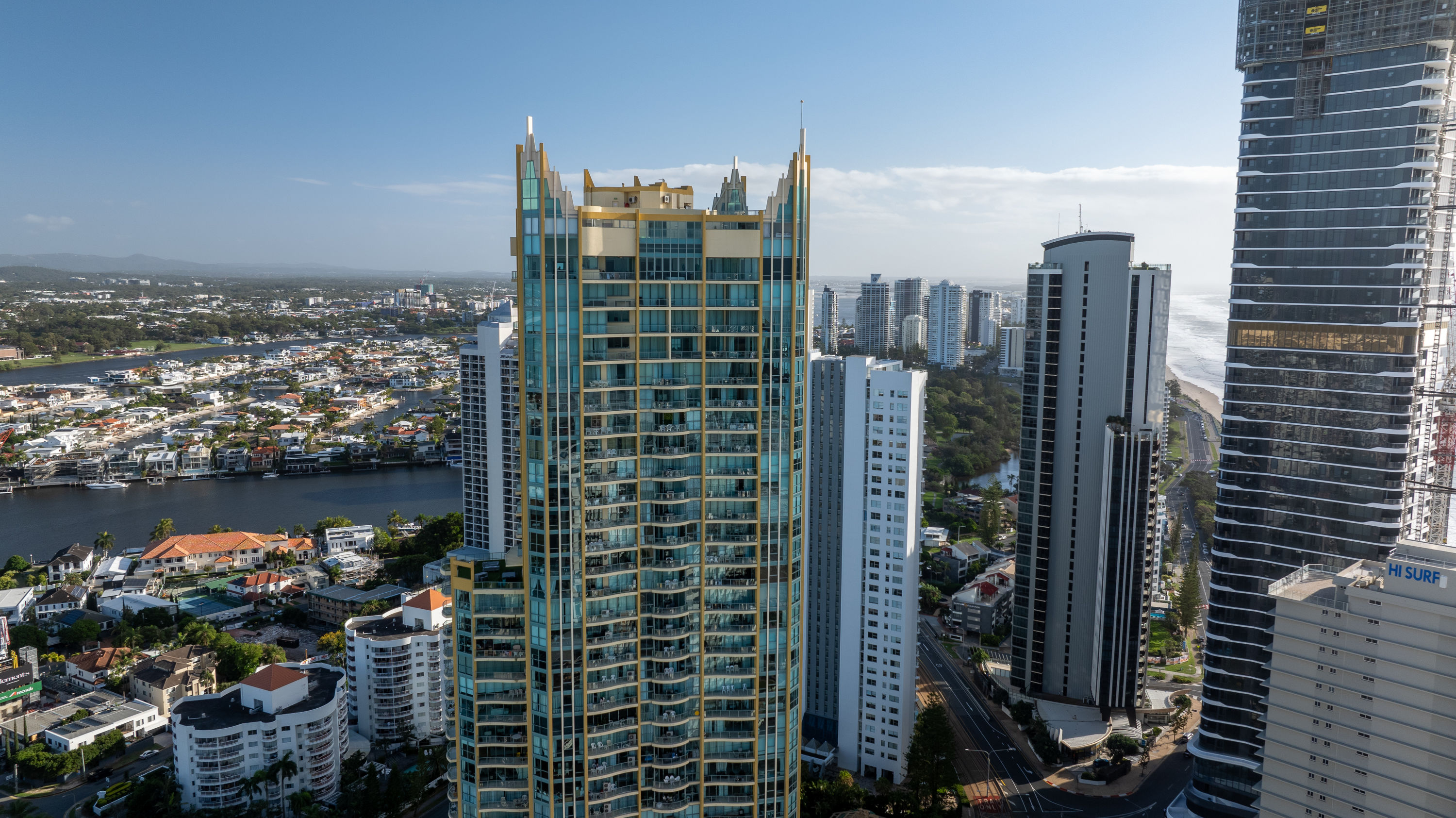 RENOVATED A-STYLE APARTMENT | 172SQM SPACIOUS LIVING | STUNNING OCEAN VIEWS | HEART OF SURFERS PARADISE