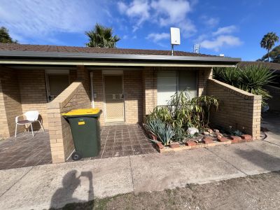 COMFORTABLE STUDIO-STYLE LIVING