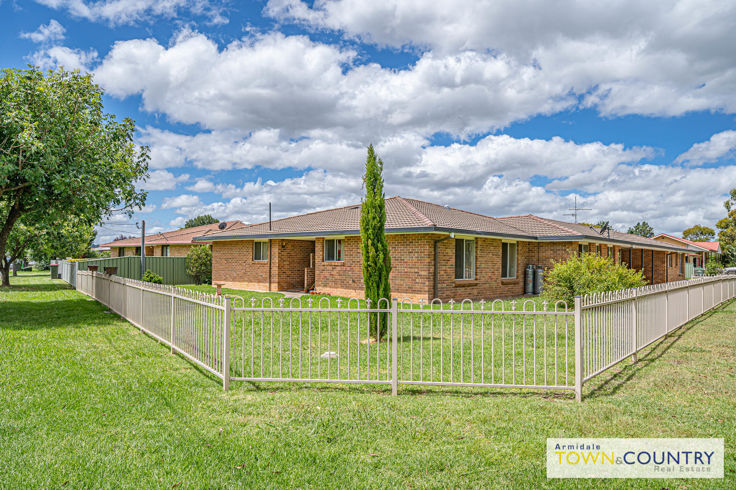 2/20 BARRY STREET