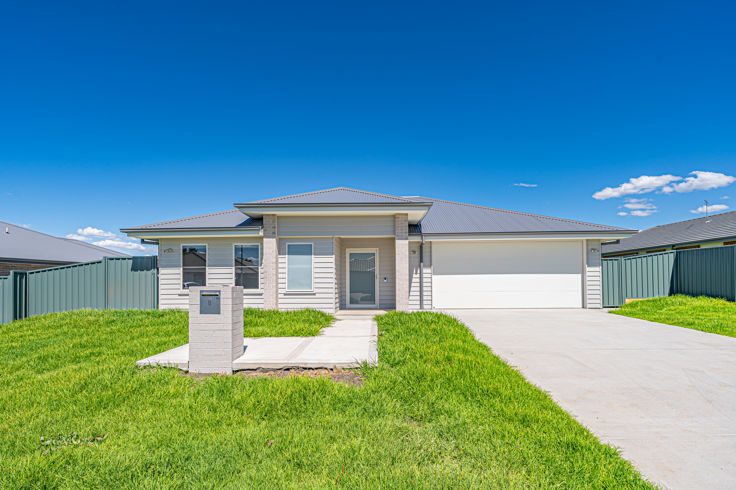 8-10 DALA LANE, ARMIDALE