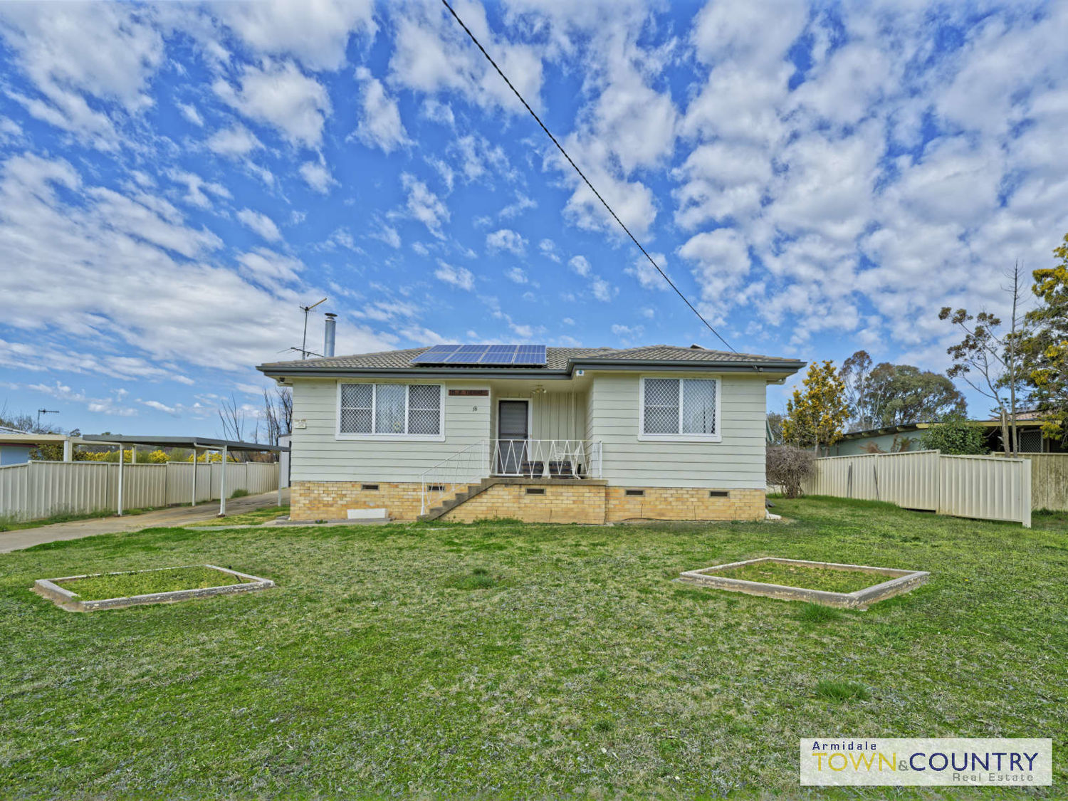 18 MCBEAN AVENUE, ARMIDALE
