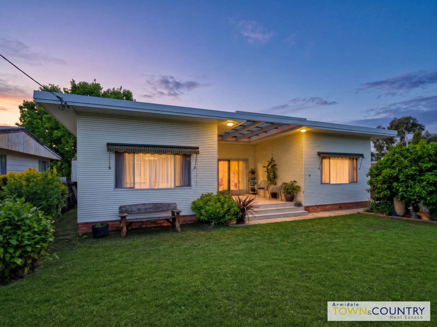 9 GRAFTON ROAD, ARMIDALE