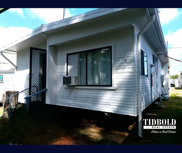 RELAXED LIVING IN CONVENIENT LOCATION!