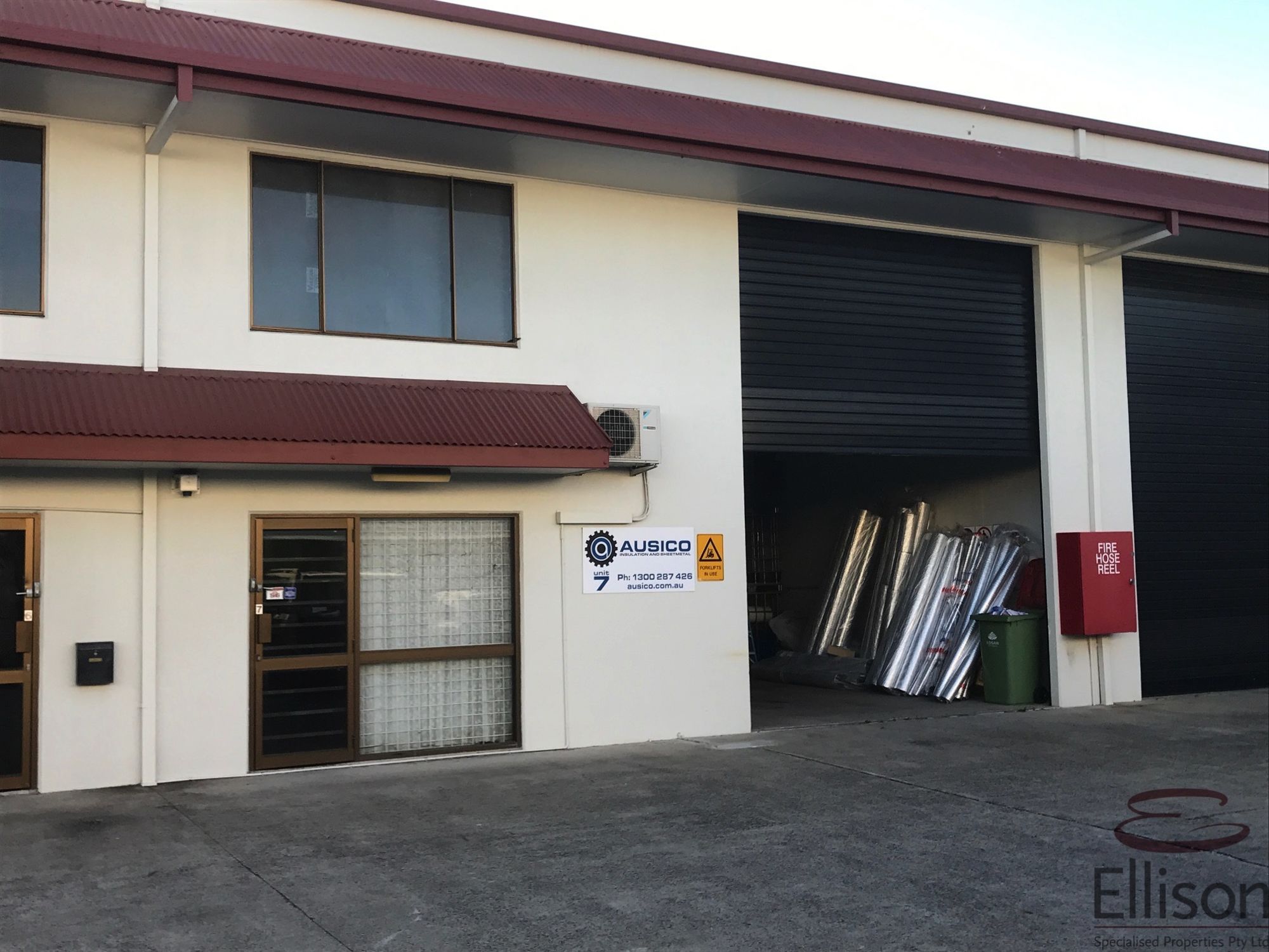 FUNCTIONAL WAREHOUSE IN PRIME LOGANHOLME INDUSTRIAL POCKET
