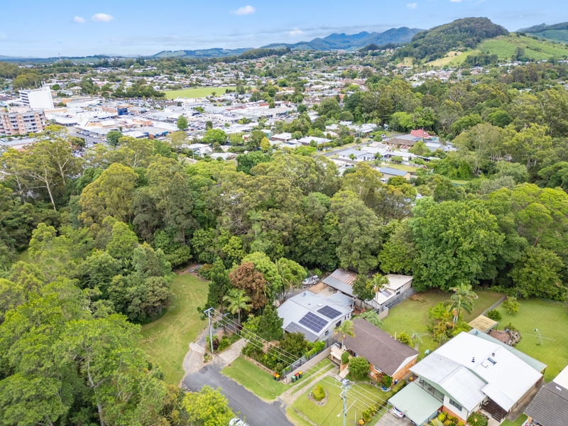 PRIVATE HOME & GRANNY FLAT IN CENTRAL COFFS