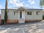 MODERN & SPACIOUS 3-BEDROOM UNIT IN CONVENIENT NEWMARKET LOCATION