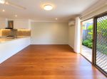 BRIGHT, SPACIOUS & CONVENIENT LIVING IN EIGHT MILE PLAINS!