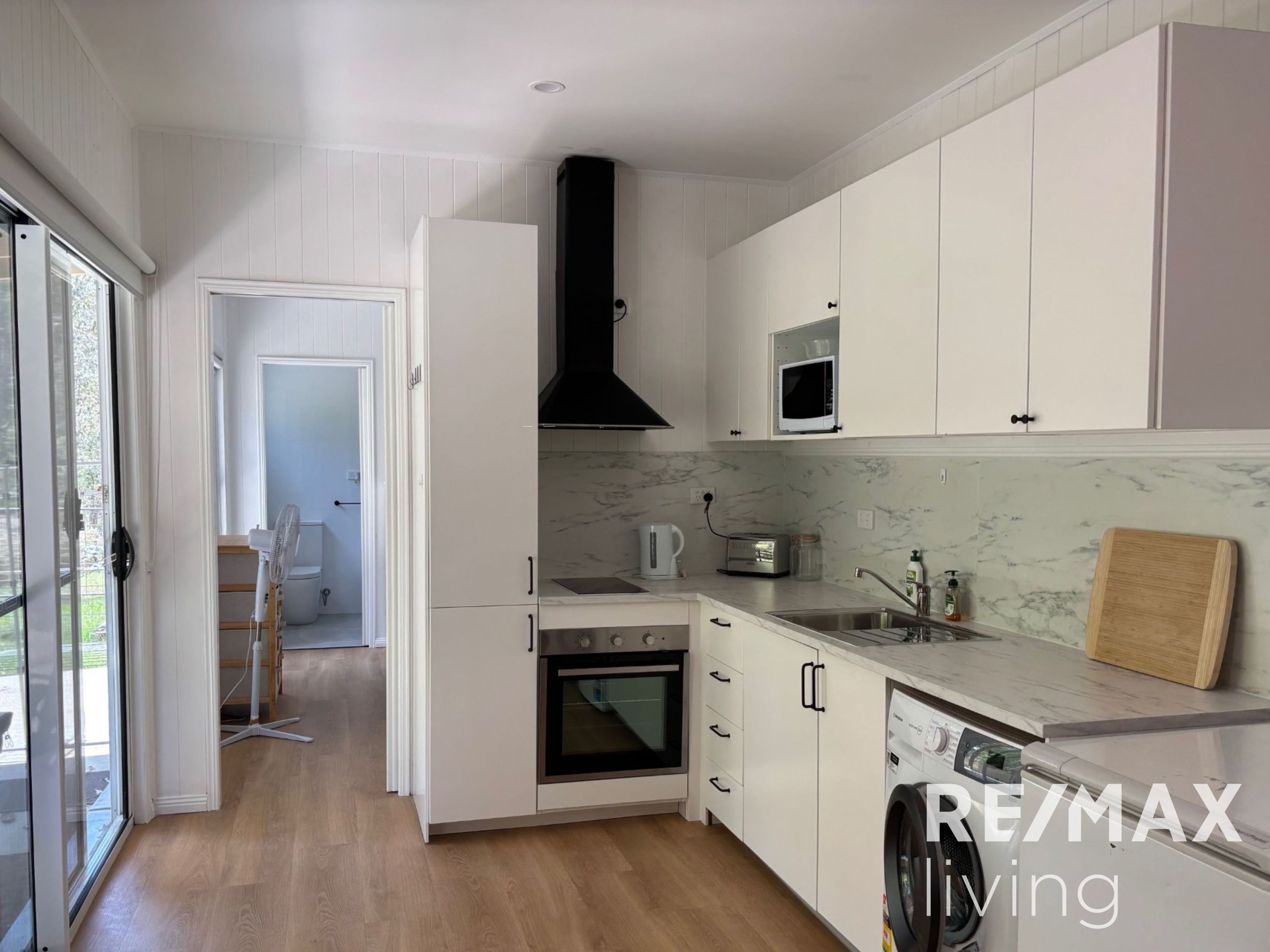 MODERN FURNISHED 1-BEDROOM UNIT - PEACEFUL, PRIVATE AND STYLISH
