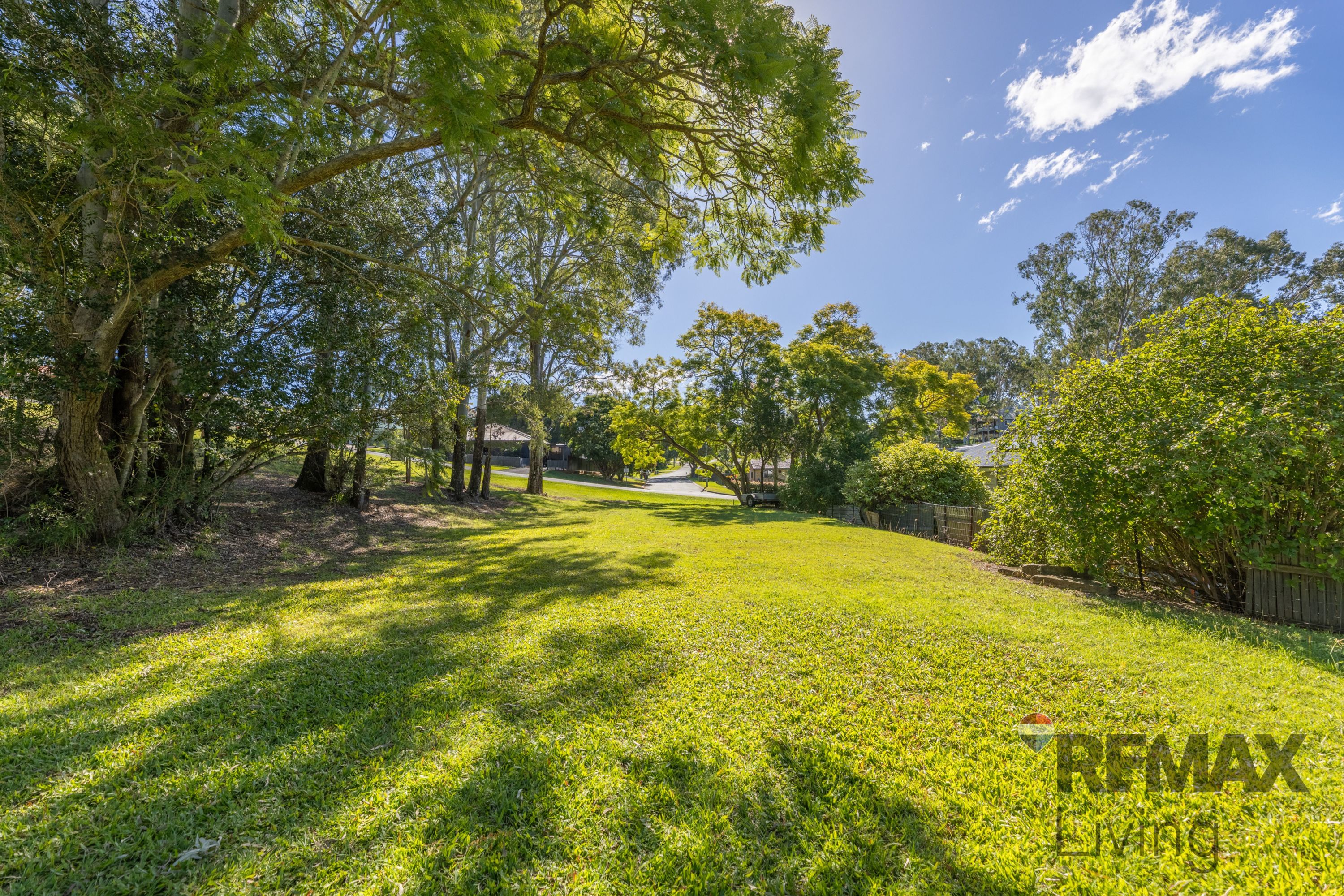 REGISTERED, LEVEL & COVENANT-FREE - BUILD YOUR WAY IN KILCOY
