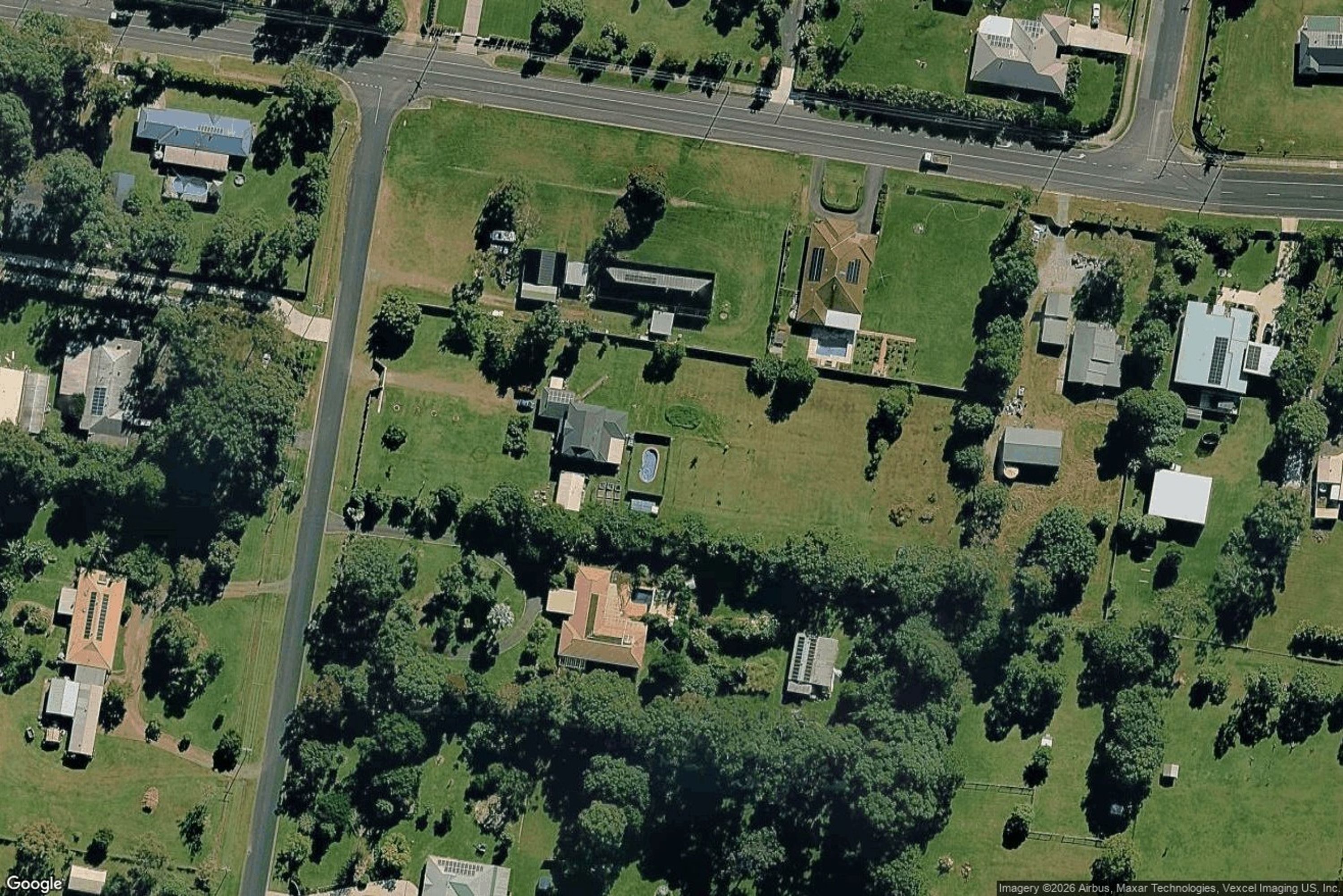 A RARE 2-ACRE LIFESTYLE PROPERTY WITH SERIOUS POTENTIAL