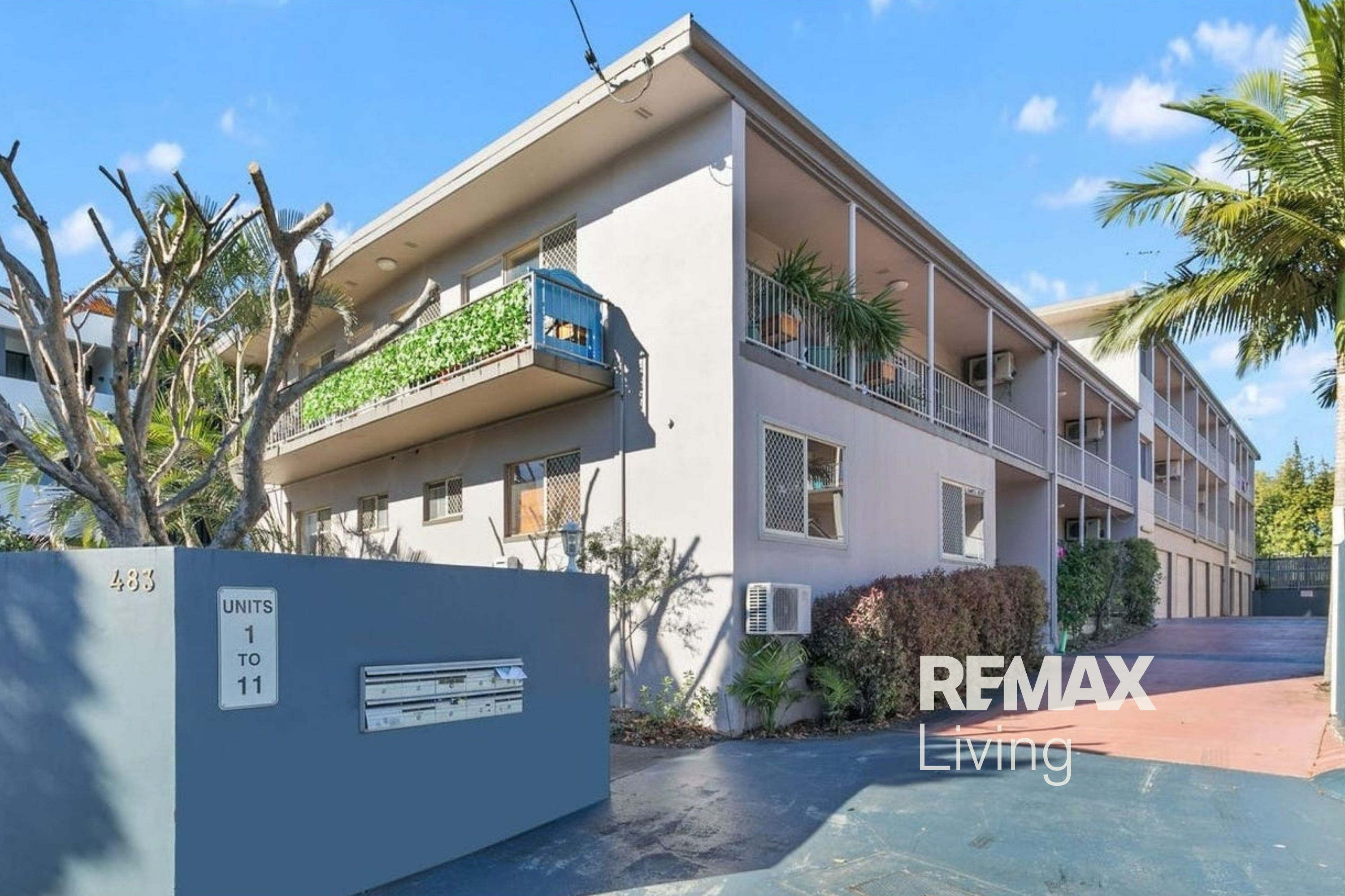 ONE BEDROOM UNIT WITH POOL