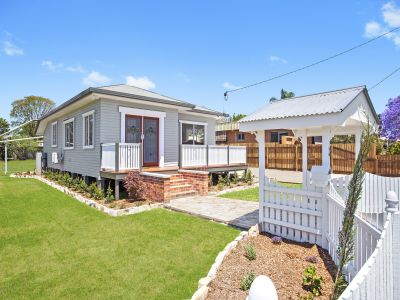 BEAUTIFUL TIMBER COTTAGE STYLE HOME ON HUGE BLOCK