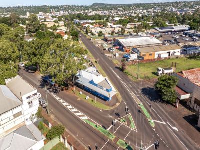 FREEHOLD BUILDING WITH SOLID INCOME