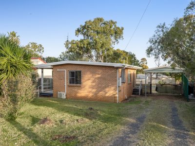 IDEAL FIRST HOME OR INVESTMENT ON A GENEROUS BLOCK