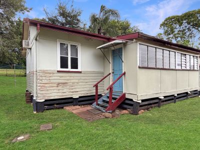 RENOVATED UNIT IN NEWTOWN