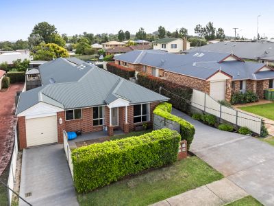 LOW‑MAINTENANCE LIVING IN A PRIME DRAYTON LOCATION