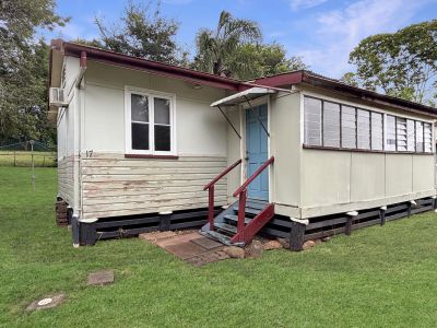 RENOVATED UNIT IN NEWTOWN
