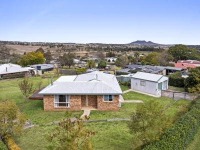 ELEVATED FAMILY LIVING WITH STUNNING RURAL VIEWS