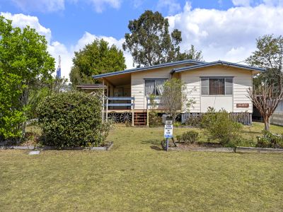 VERSATILE FAMILY LIVING WITH HUGE SHED & AMPLE CAR ACCOMMODATION