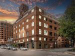 STUDIO APARTMENT WITH PARKING OFFERING THE ULTIMATE INNER-CITY LIFESTYLE