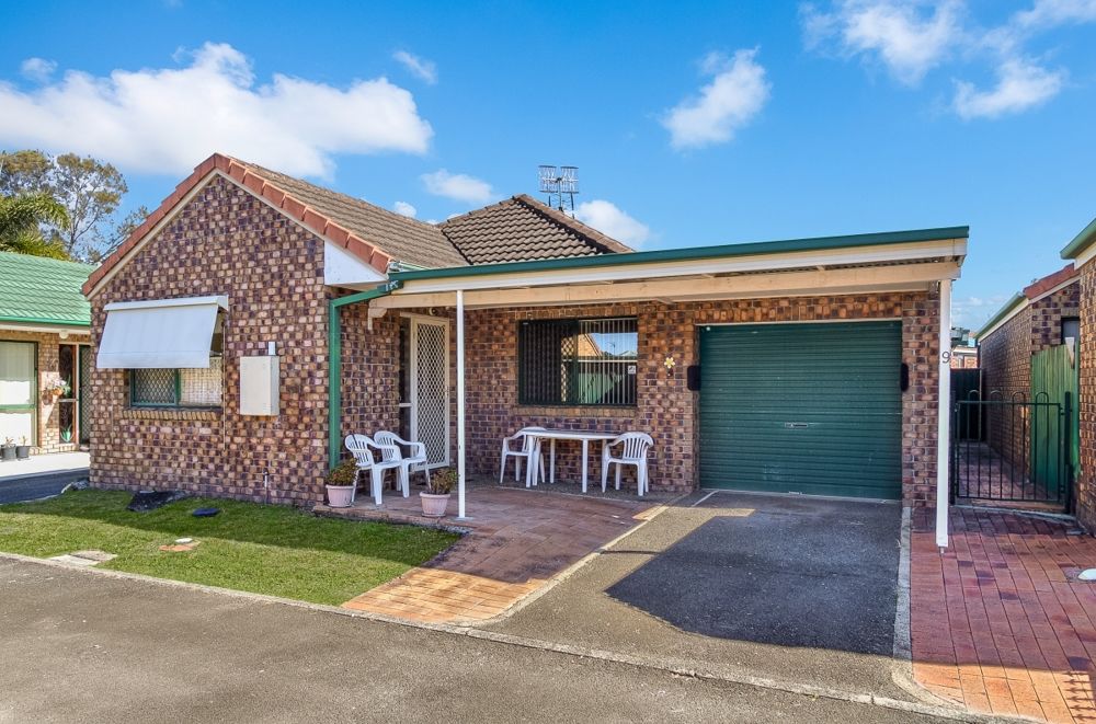 PEACEFUL, LOW-MAINTENANCE LIVING IN A SUPER CONVENIENT LOCATION