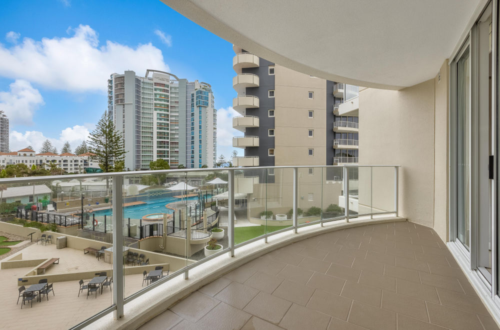 RESORT STYLE APARTMENT