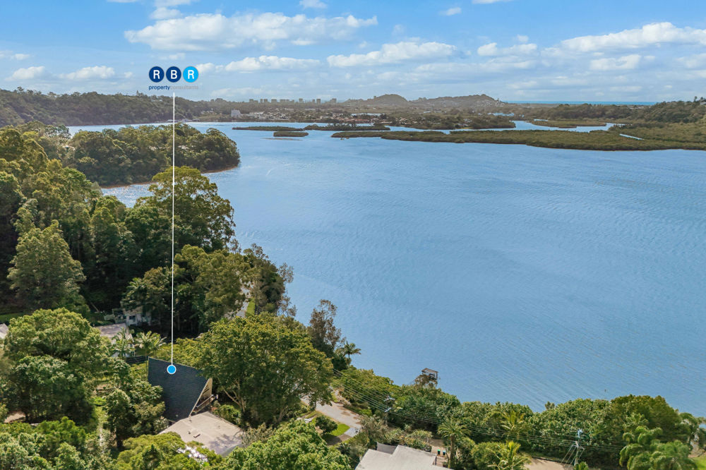 CHARACTER, SPACE & BROADWATER VIEWS ACROSS FOUR DISTINCTIVE LEVELS