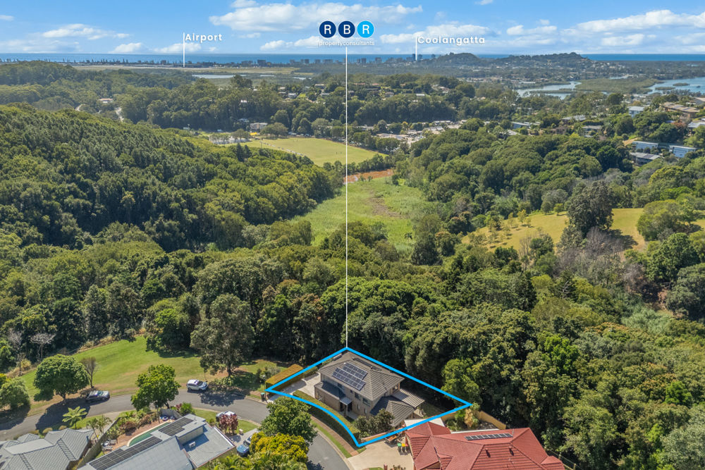 PRIVATE FAMILY HOME BACKING ON TO TRANQUIL RESERVE