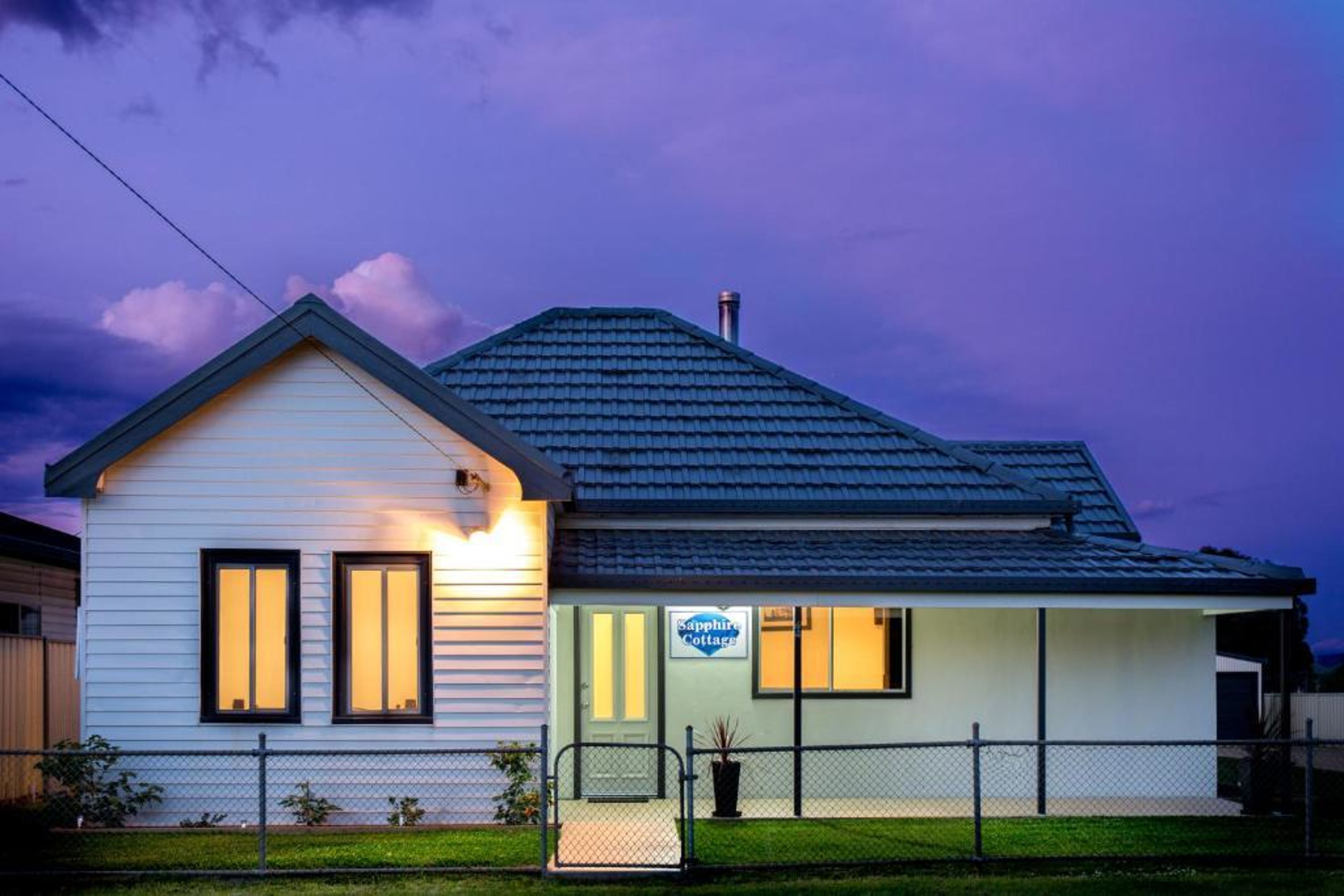SAPPHIRE COTTAGE - HOLIDAY HOME