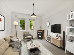 GREAT VALUE 2 BEDROOM APT - CONTACT VINCE ON 0418 278 812 FOR A PRIVATE INSPECTION