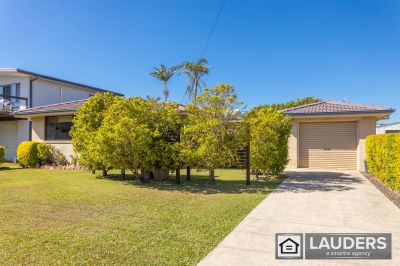 COASTAL CONVENIENCE WITH PRIVACY AND CHARM