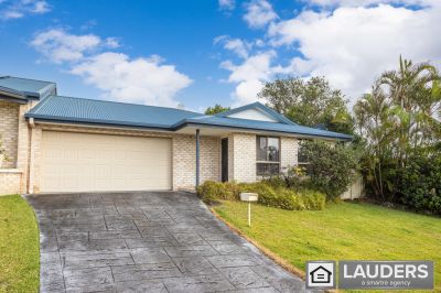 CHARMING AND PRIVATE THREE BEDROOM DUPLEX
