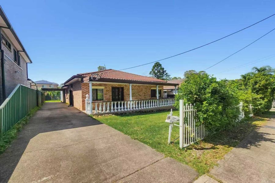 VERSATILE FAMILY HOME WITH EXCEPTIONAL POTENTIAL ON 581SQM WITH GRANNY FLAT & DUPLEX POTENTIAL (STCA)