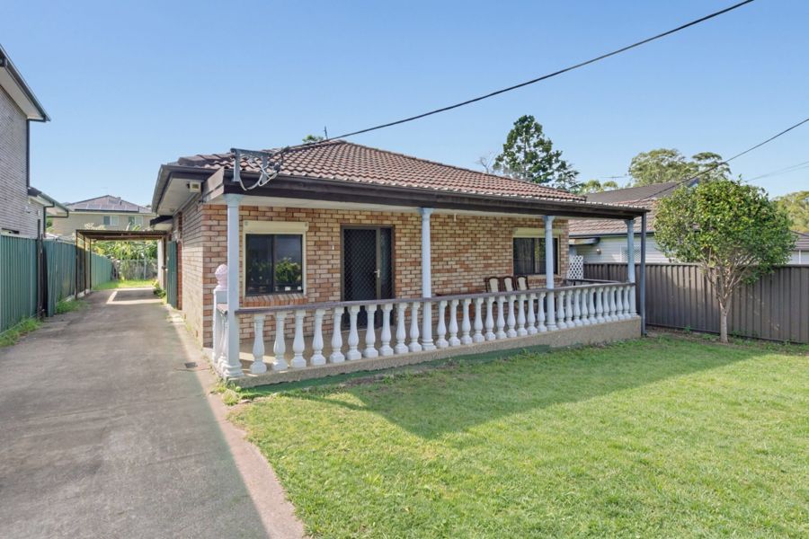 VERSATILE FAMILY HOME WITH EXCEPTIONAL POTENTIAL ON 581SQM WITH GRANNY FLAT & DUPLEX POTENTIAL (STCA)