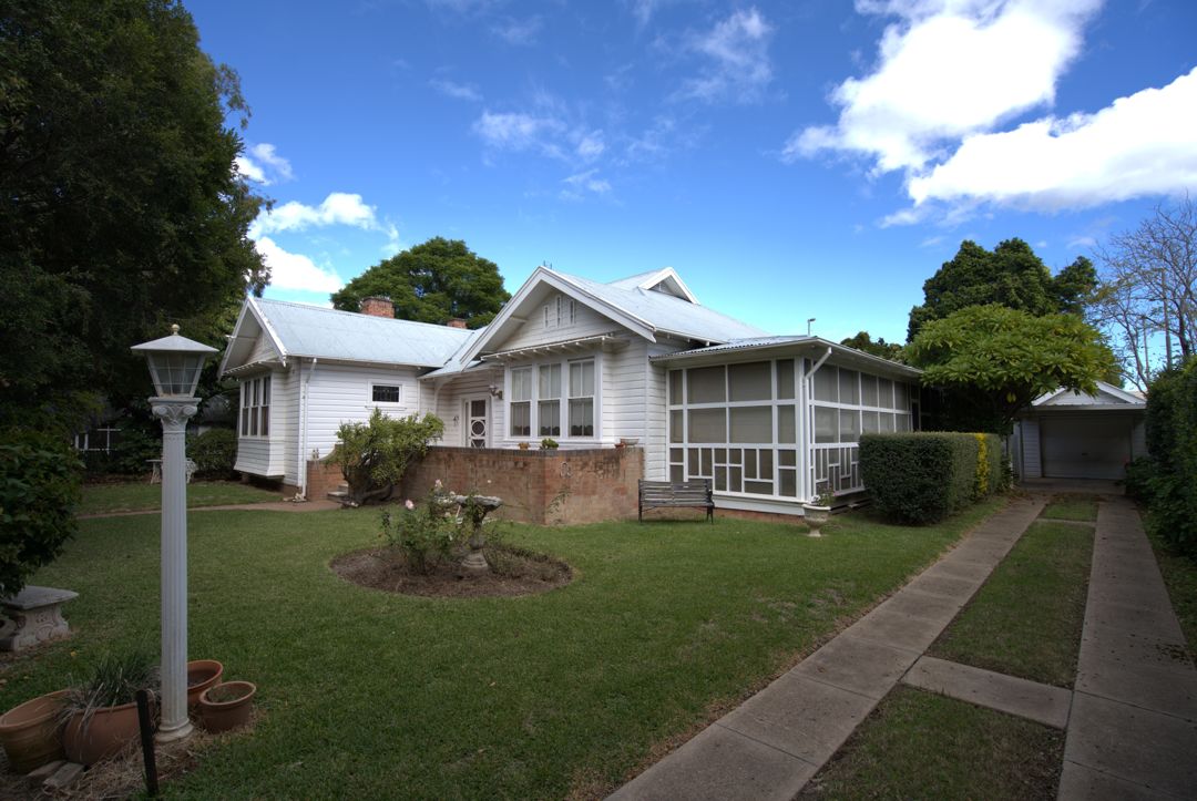 VINTAGE BEAUTY: STUNNING 1930 HOME FULL OF CHARACTER