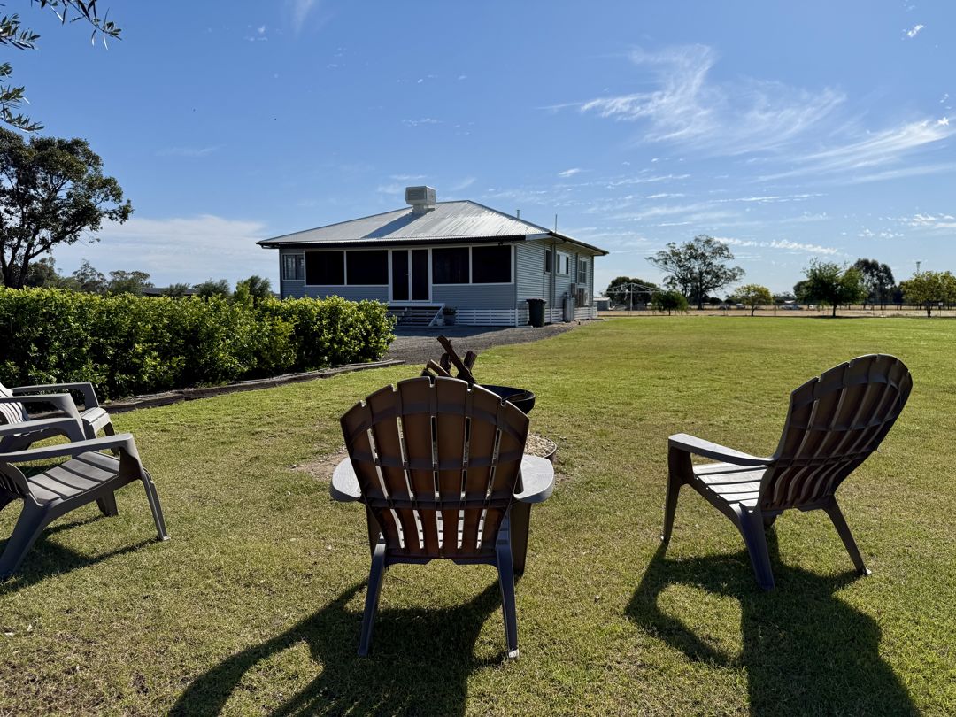 LIFESTYLE ACREAGE WITH SPACE, SHEDDING & RECREATION